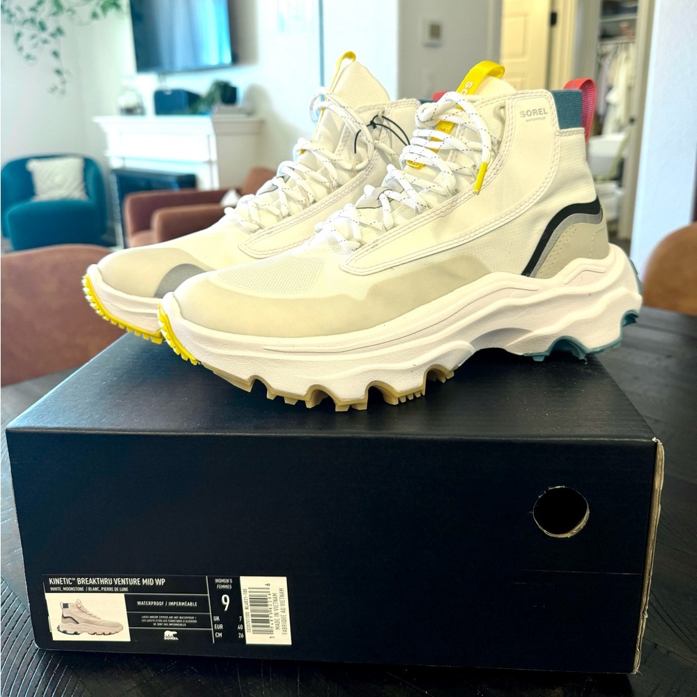 Sorel Kinetic Breakthru Venture Hightop Platform Sneaker, Size 9, White